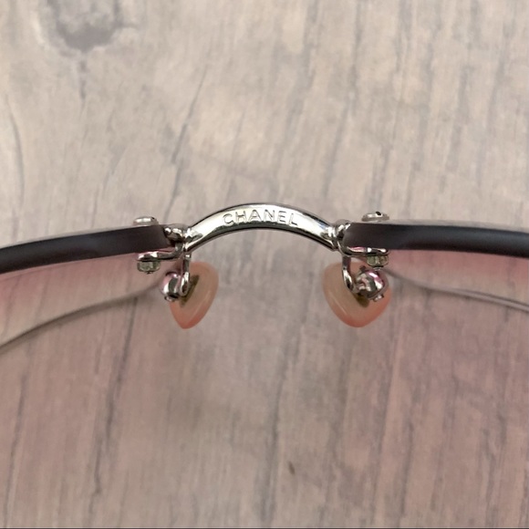 Authentic Vintage Chanel Sunglasses - Picture 6 of 9